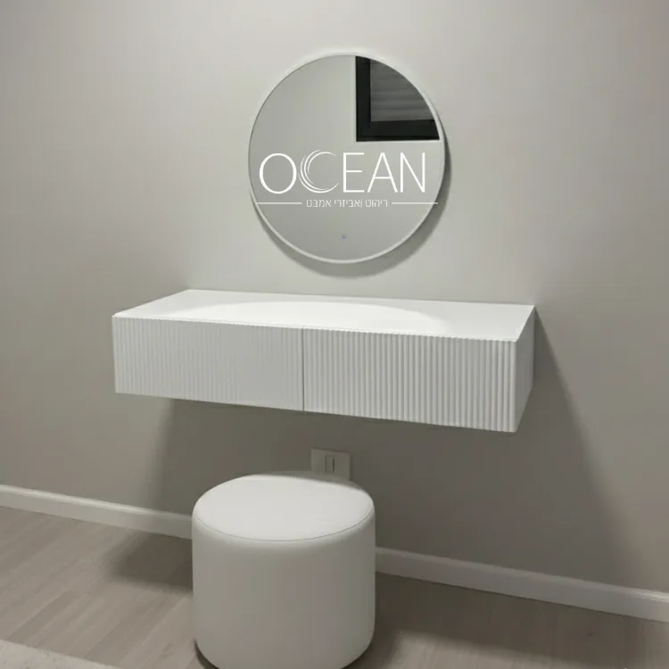 שידת איפור איב תלויה / קונסולה בגוון אפוקסי משטח אפוקסי