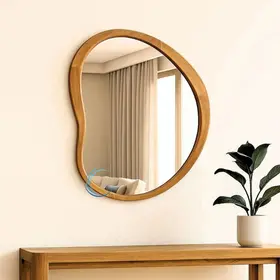 מראה אמורפית עם מסגרת עץ עבה גוון עץ טבעי במידות 82, 92, 102 ס"מ