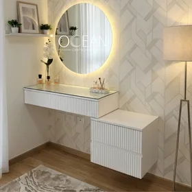 שידת איפור קיילי תלויה / קונסולה בגוון אפוקסי משטח אפוקסי